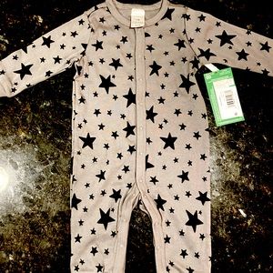 NWT Gerber 6-9 month snap closure grey onesie